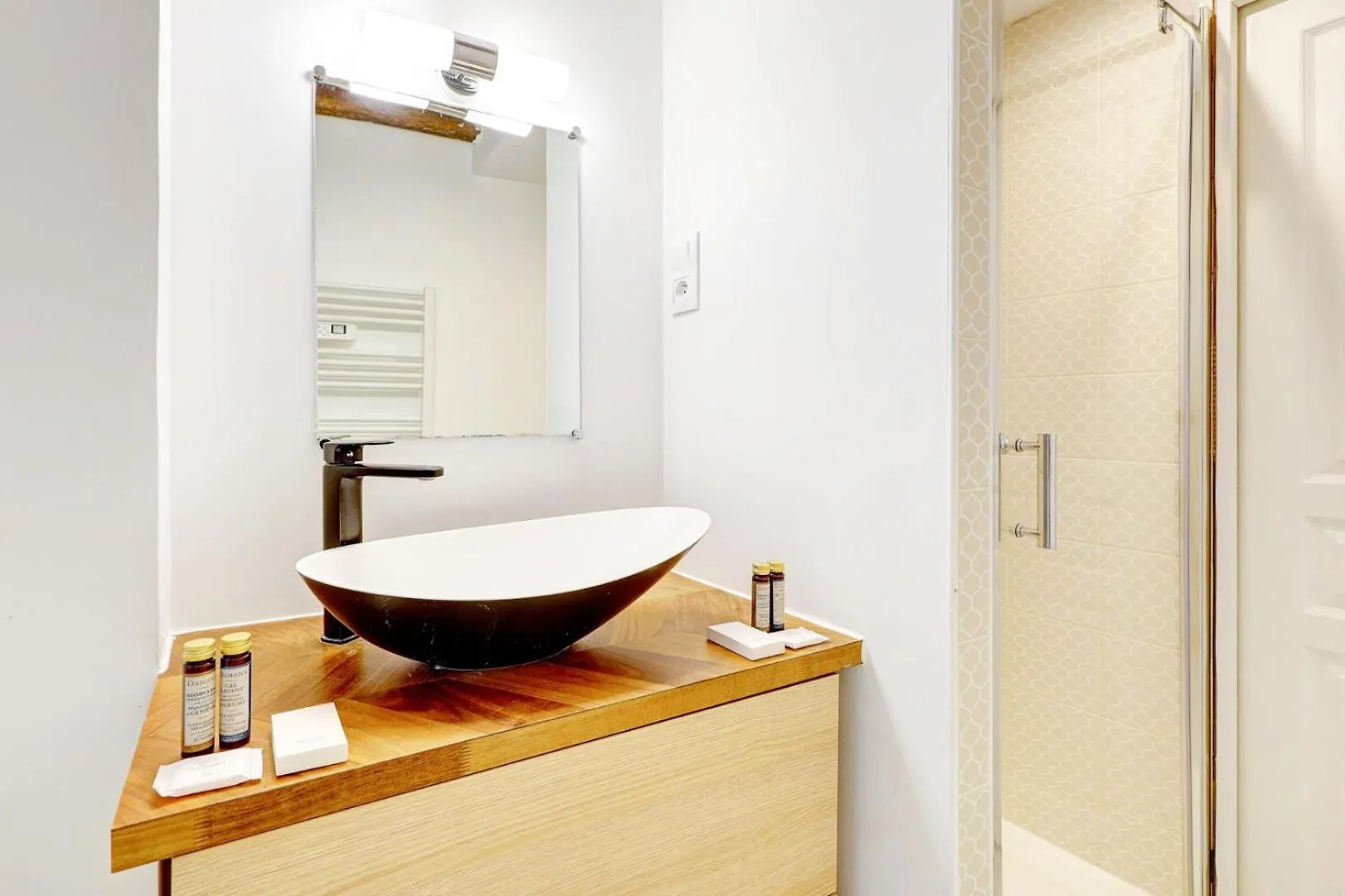 Bluestay 282 - Superbe Appartement Avec Terrasse Paříž 0*,  Francie